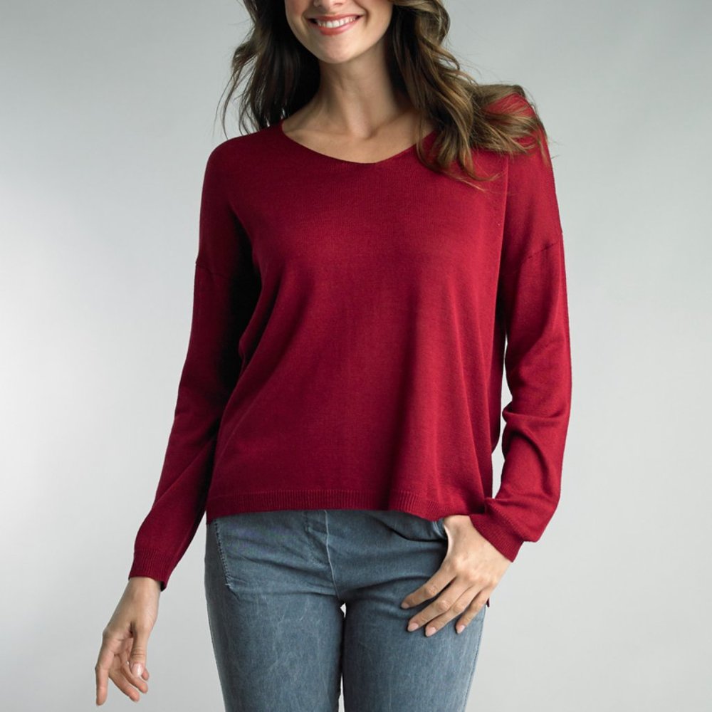 NWT Tempo Paris Bordeaux V Neck Knit Sweater